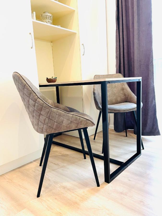 Mira Apart-Hotel Kiev Ngoại thất bức ảnh